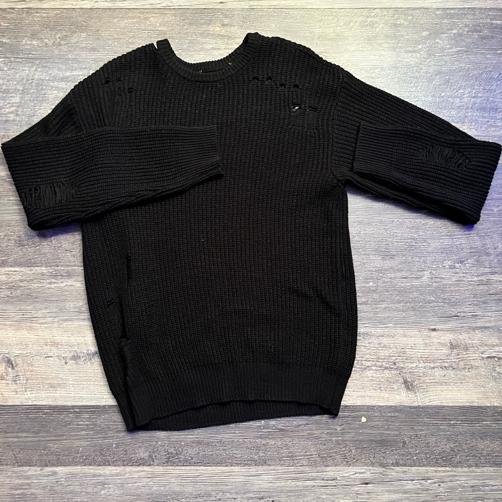 Knitted and Distressed Sweater, size M-L